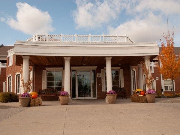 SeniorHome.ca - Extendicare Winbourne Park