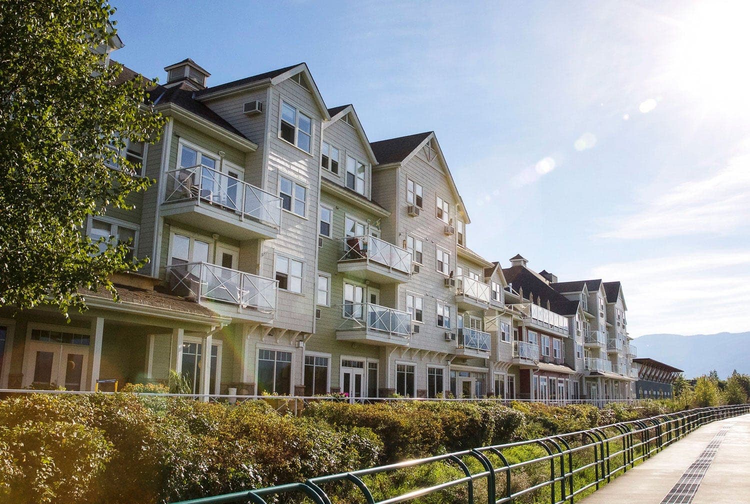 SeniorHome.ca - Vantage Living