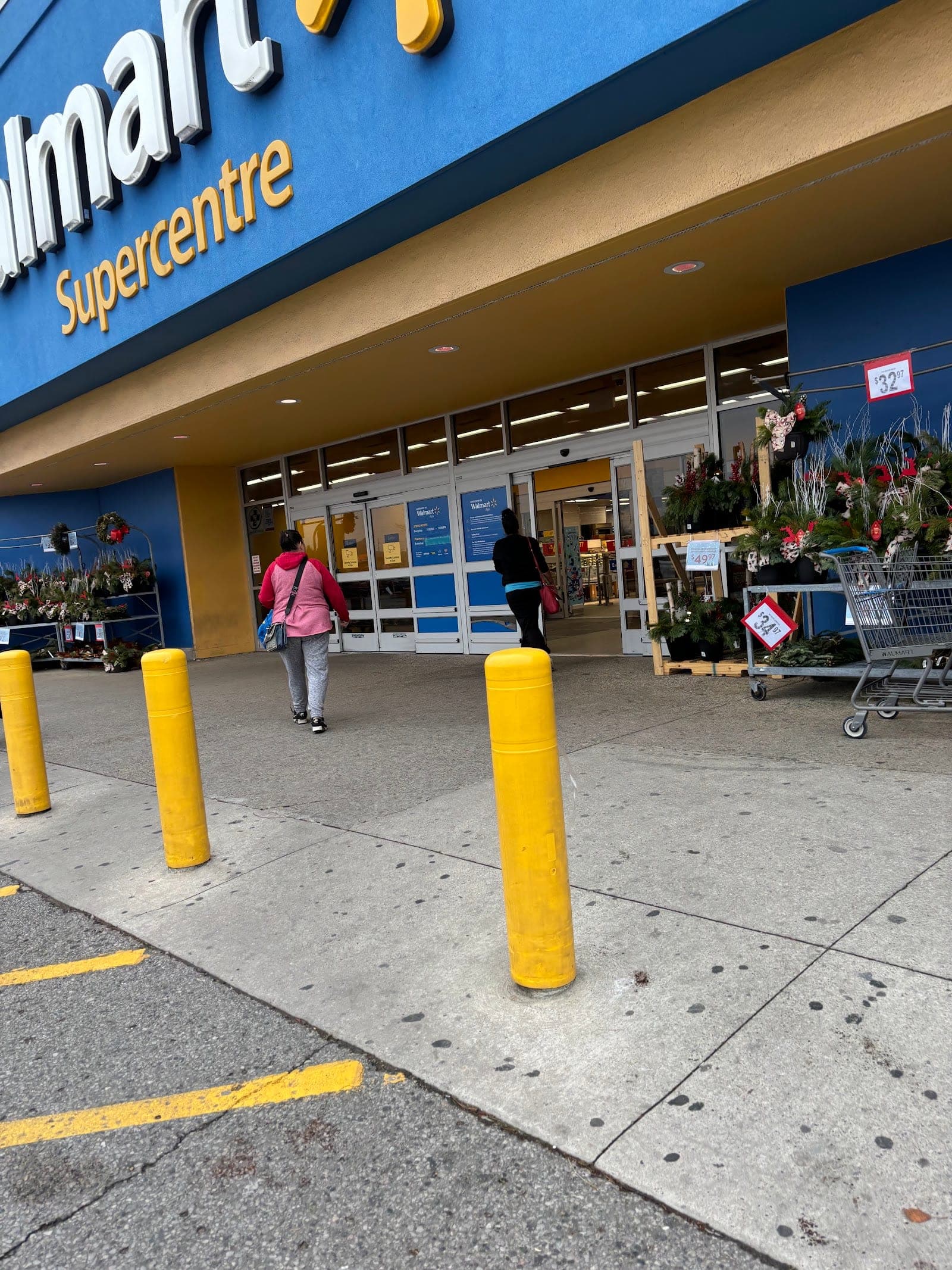 Walmart Pharmacy (photo: Travel and Drive Canada, via Google)