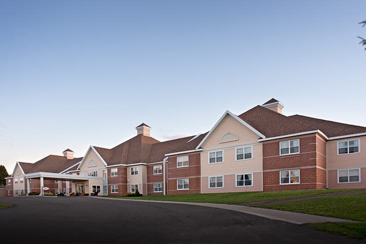 SeniorHome.ca - Monarch Hall