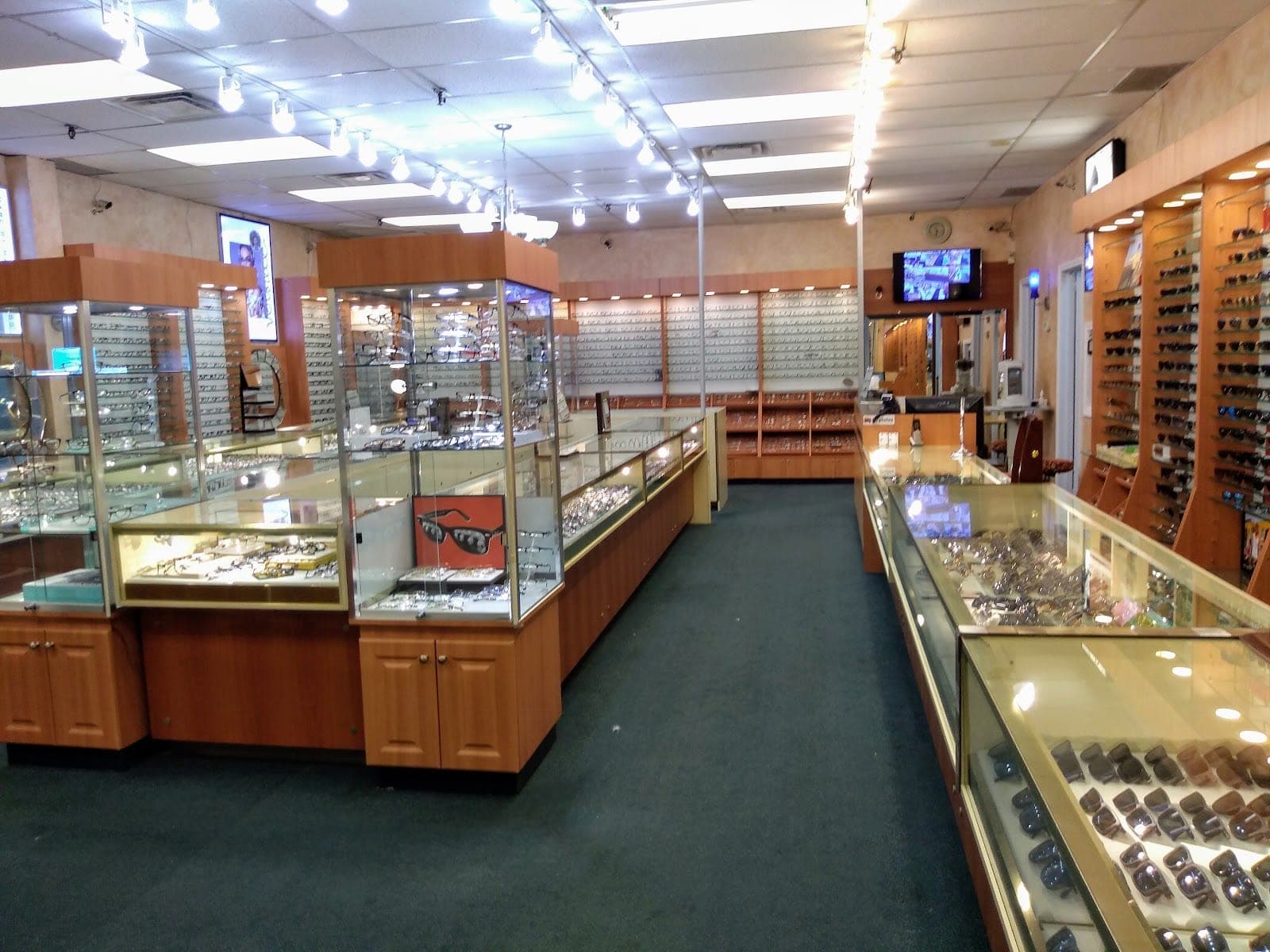 Famous Optical (photo: Shannon V, via Google)