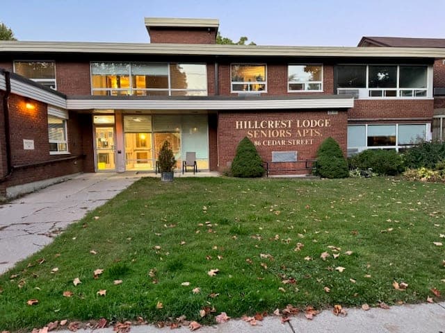 SeniorHome.ca - Hillcrest Lodge