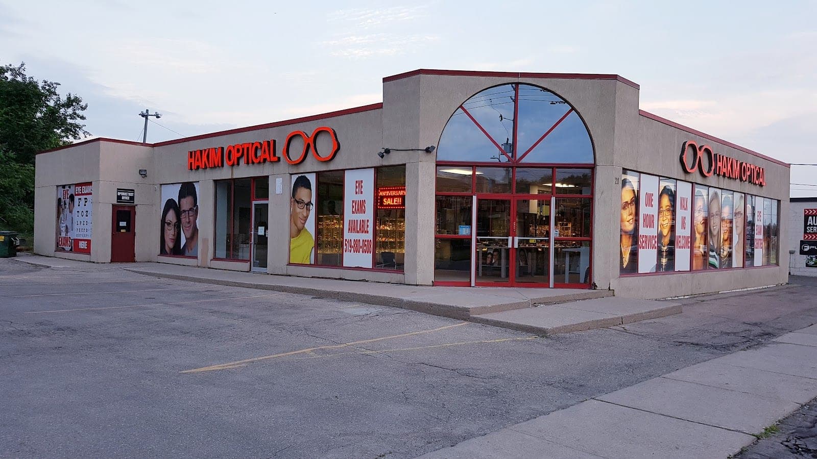 Hakim Optical Waterloo - Weber (photo: Jeff Mulder, via Google)