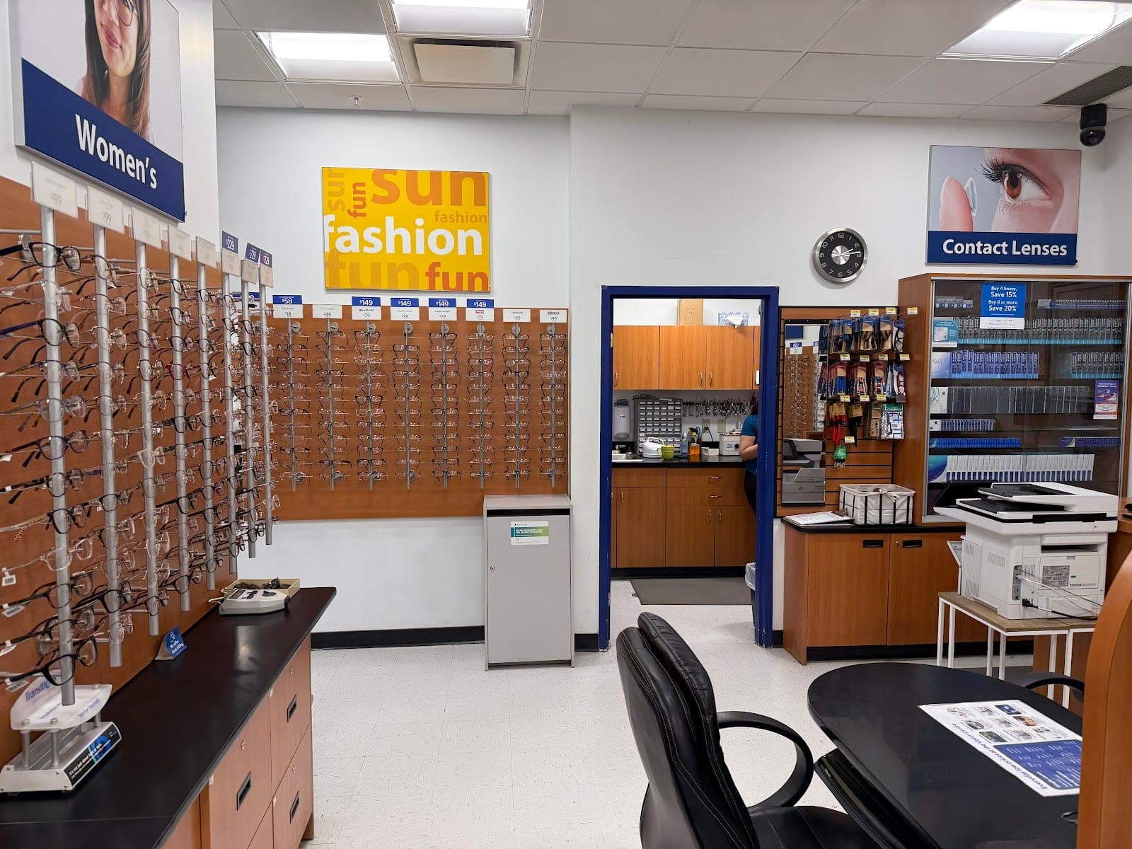 Walmart Vision Centre (photo: AMITOZ Pal, via Google)