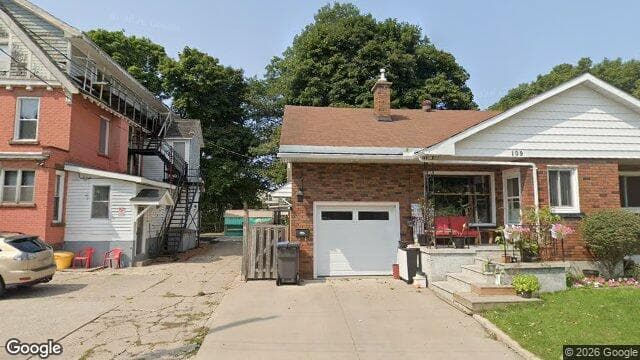 D E Whitfield OD (Google Street View)