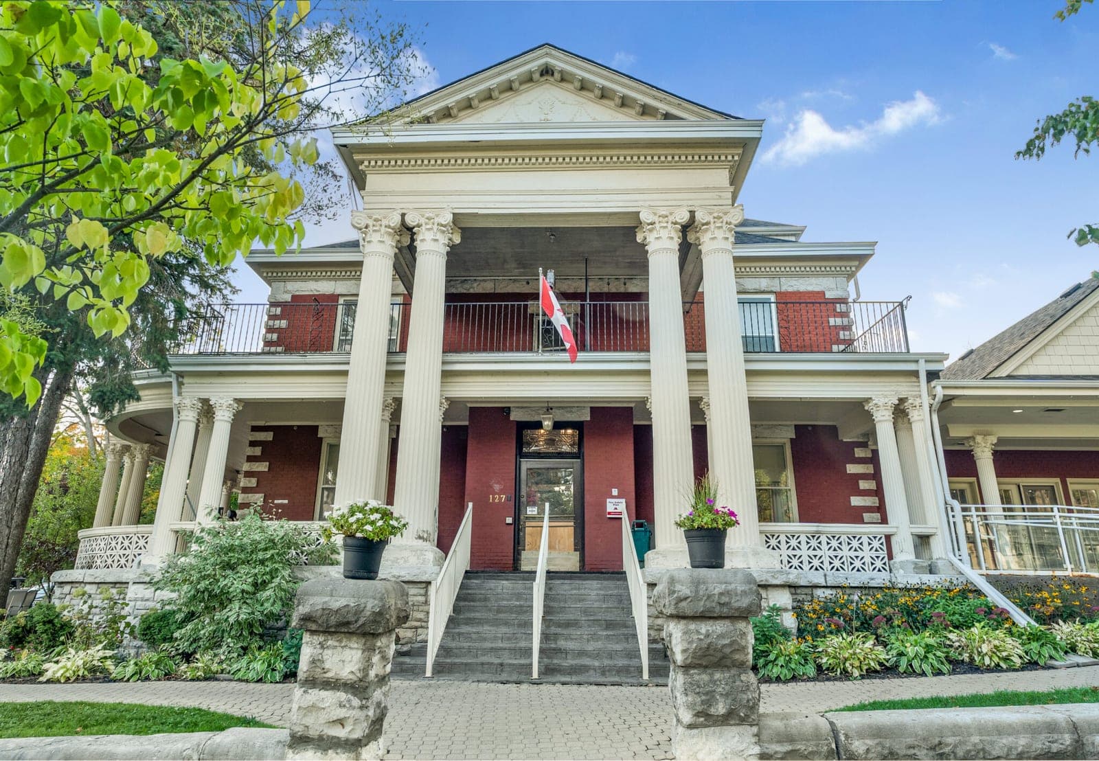 SeniorHome.ca - Tudhope Manor