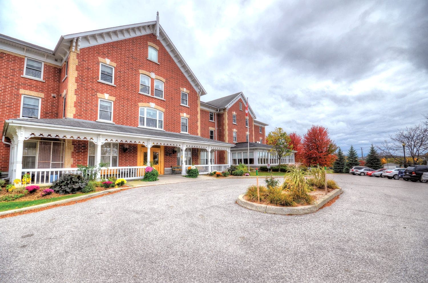 SeniorHome.ca - Champlain Manor Retirement Residence