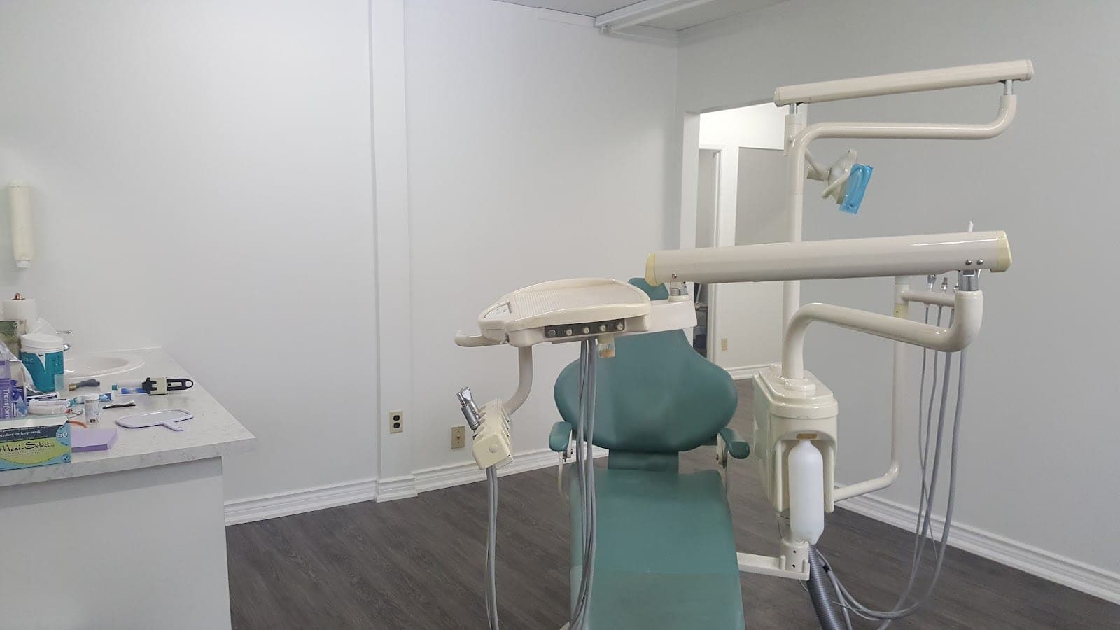Denture Clinic A Fainshtein DD (photo: alina fainshtein, via Google)