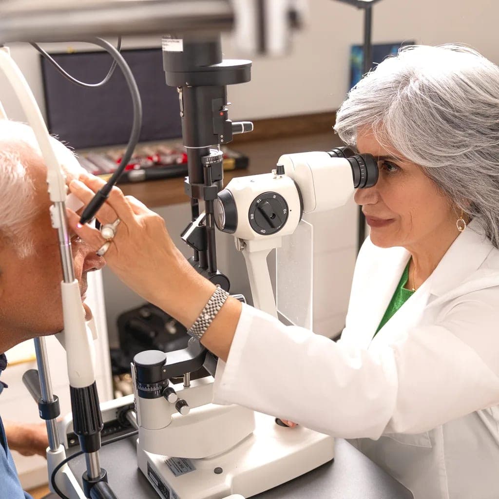 SeniorHome.ca - Dr. Roxanna Gangi Optometrist at Evo Eyecare, Taurus Clinic, Newmarket