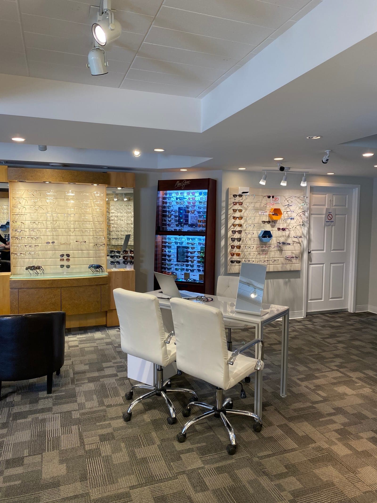 Eye Associates of North Bay (photo: Jo, via Google)