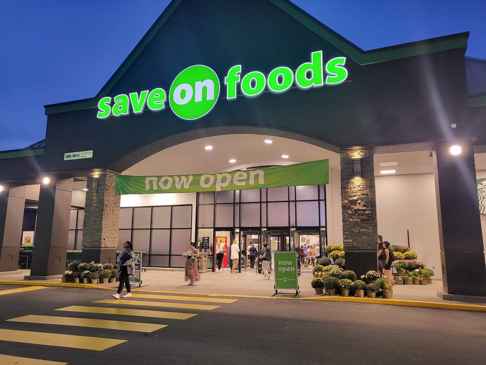 Save-On-Foods Pharmacy (photo: Byung Gab Lee, via Google)