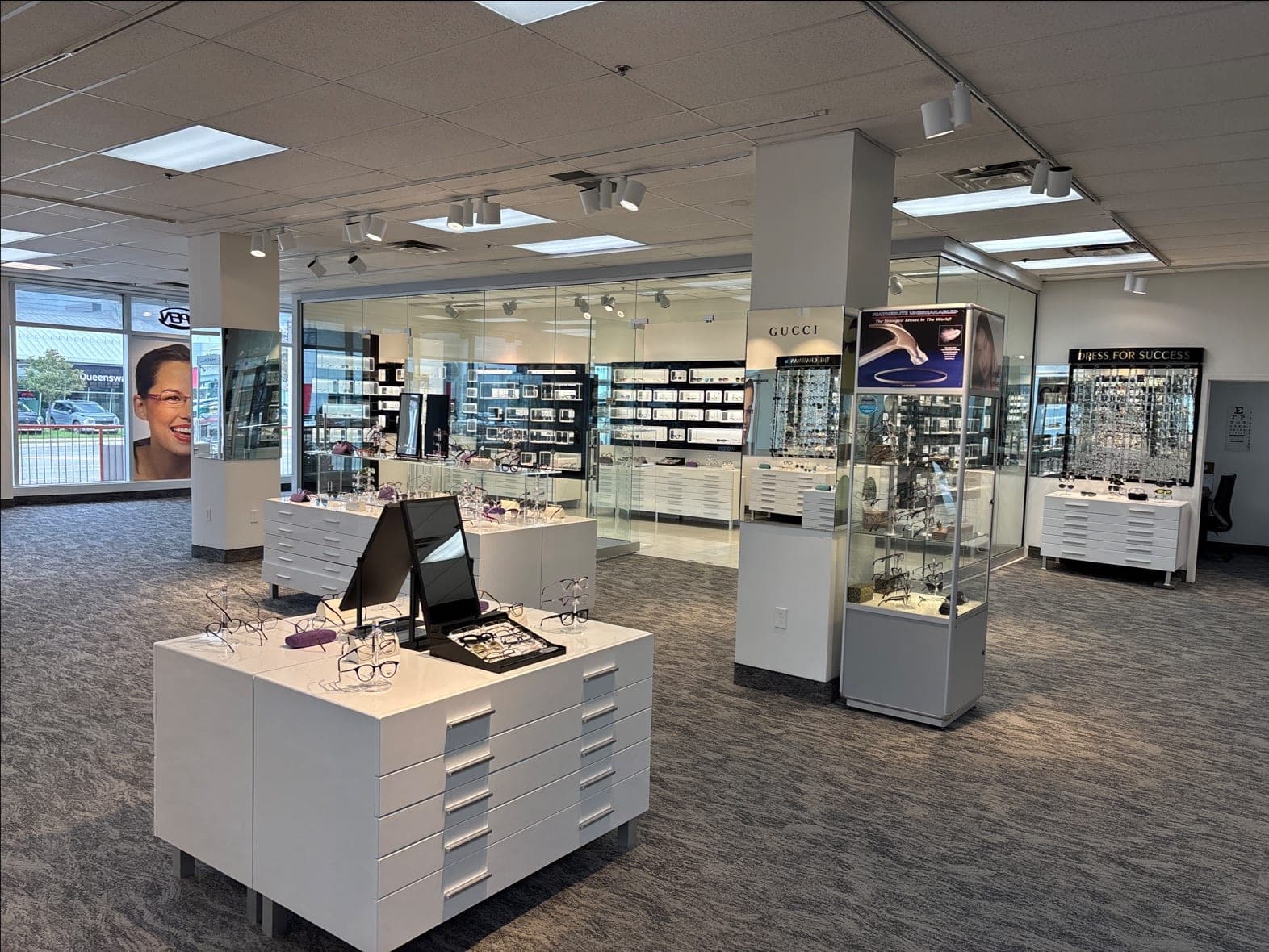 Hakim Optical Etobicoke - Queensway (photo: Zhengtong Liu, via Google)