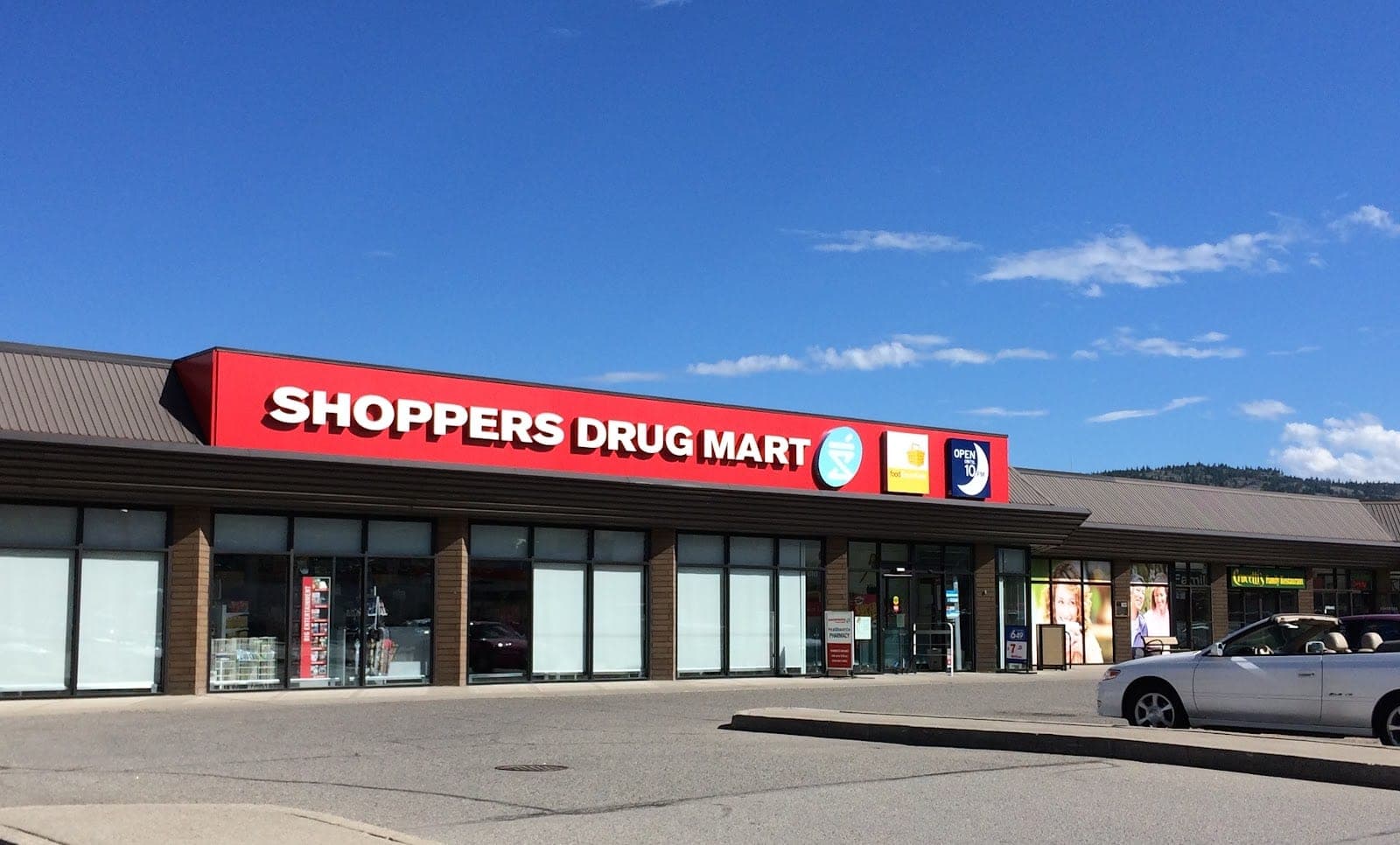 Shoppers Drug Mart (photo: Rita Montgomery, via Google)
