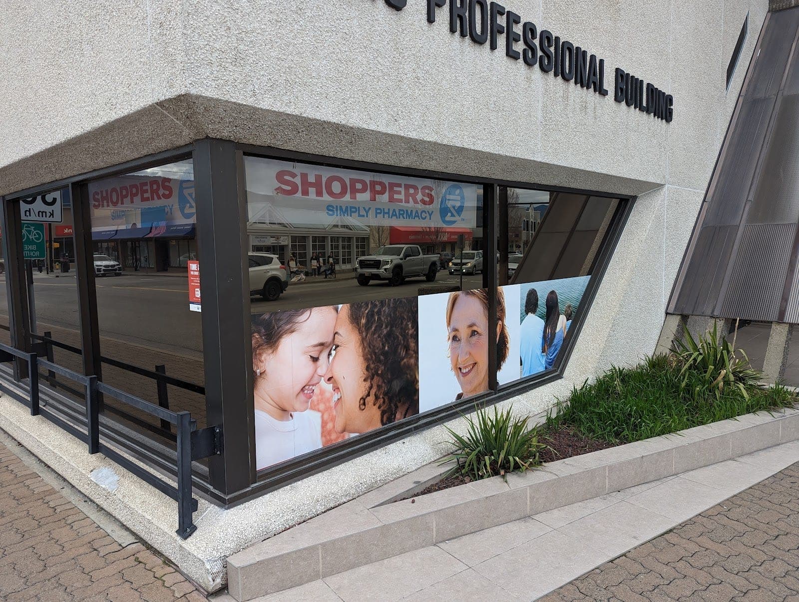 Shoppers Simply Pharmacy (photo: PLUHH, via Google)