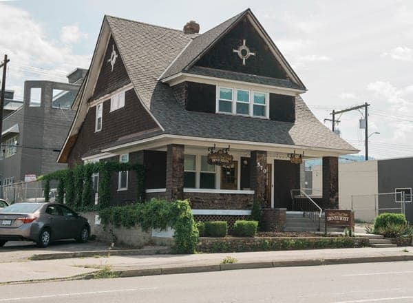 SeniorHome.ca - Walter and Fred Hill Denturist