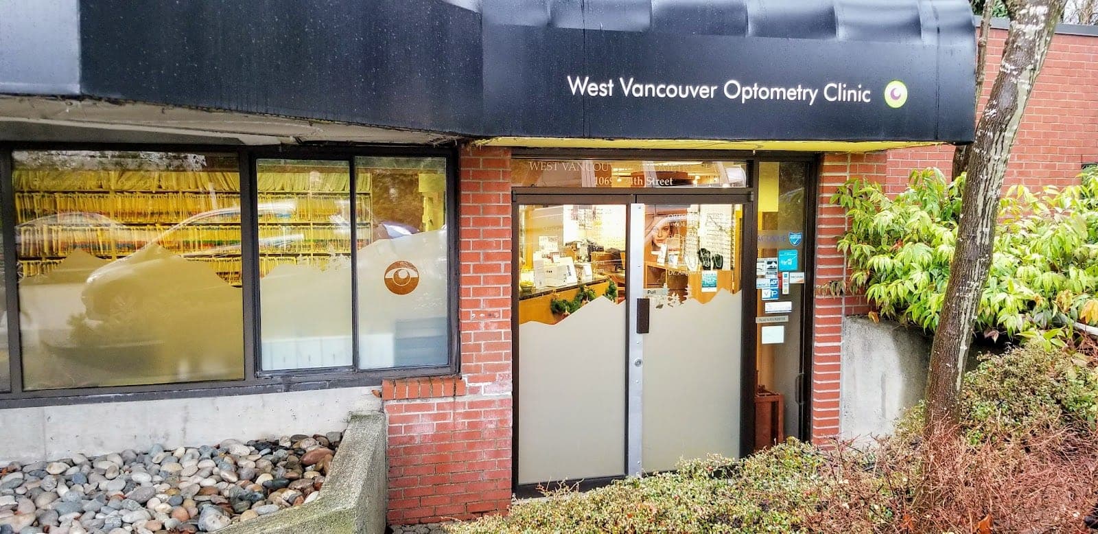 West Vancouver Optometry Clinic (photo: MJ, via Google)