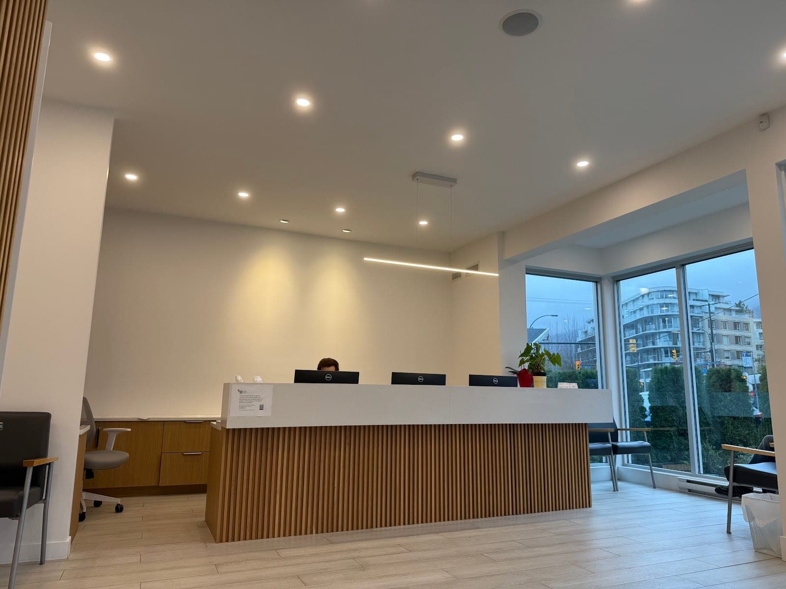 West Vancouver Eye Care Centre (photo: YJ C, via Google)