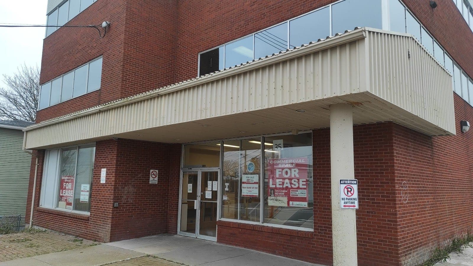 Lawtons Drugs Campbell Avenue (photo: Ahmed Salem, via Google)