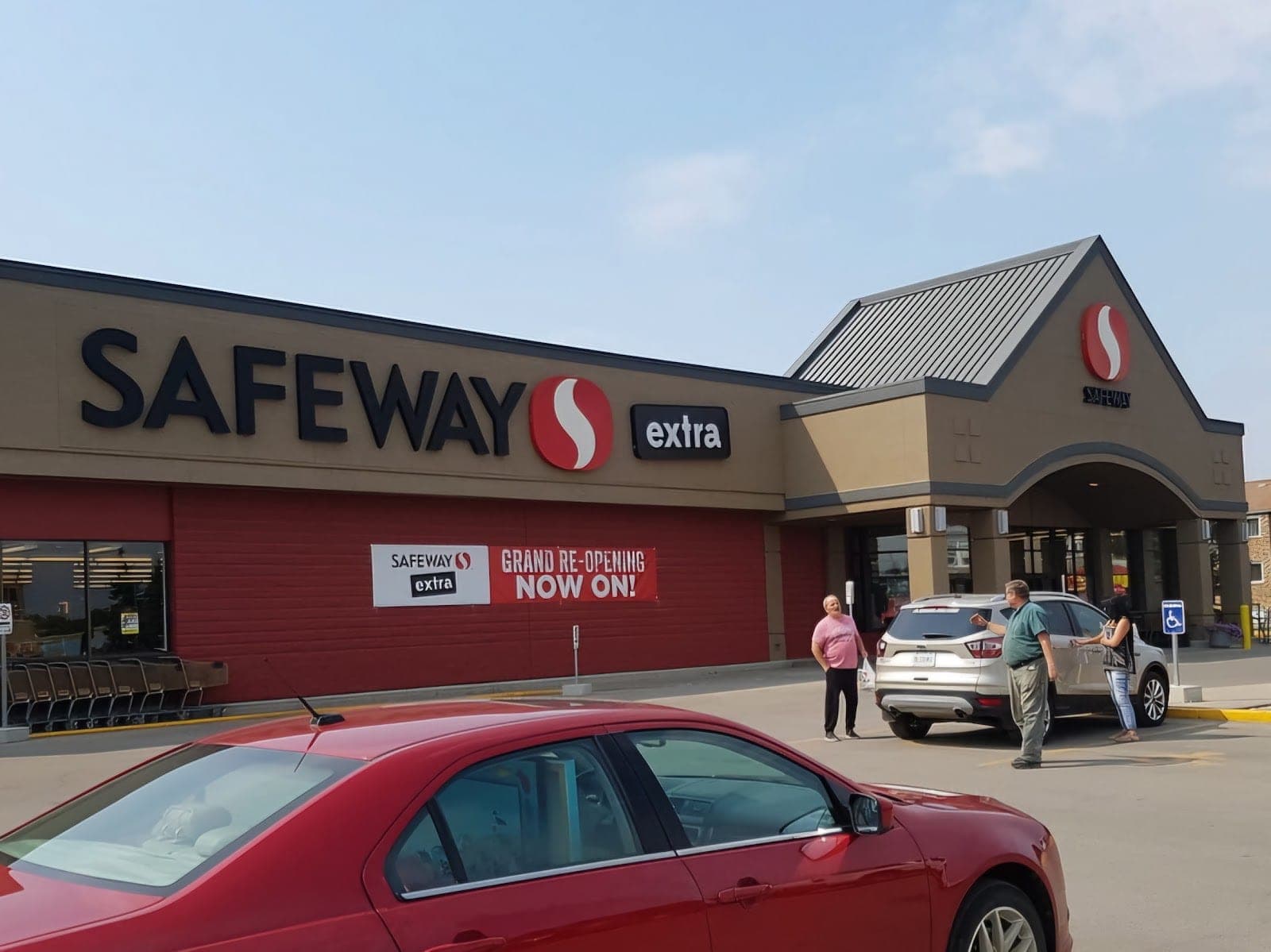 Safeway Pharmacy Moose Jaw (photo: Lazarus, via Google)