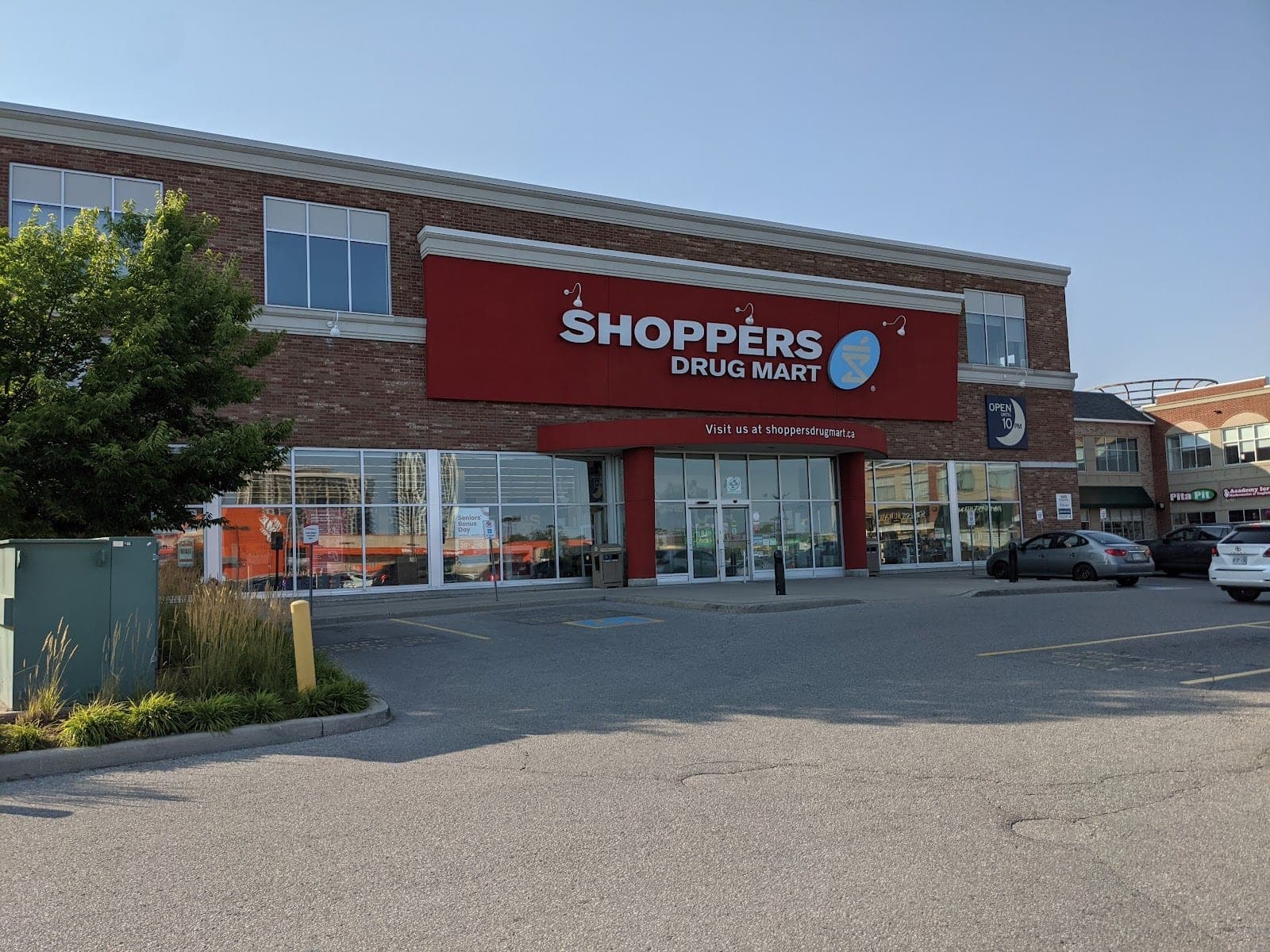 Shoppers Drug Mart (photo: Alexander Daunan, via Google)