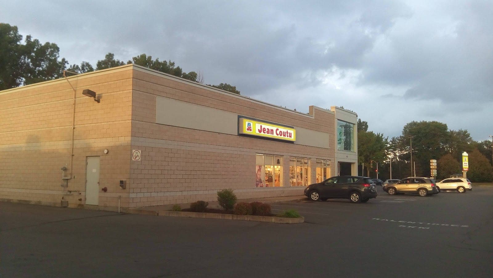 PJC Jean Coutu (photo: -Biggie Travel-, via Google)