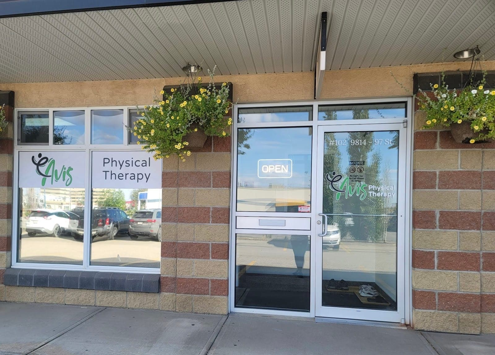 Avi's Physical Therapy (photo: Avi's Physical Therapy, via Google)