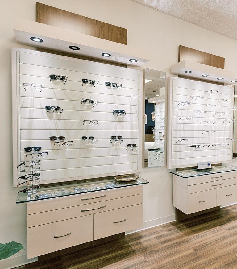 SeniorHome.ca - Dr. Shonah Finlay Doctors Eyecare