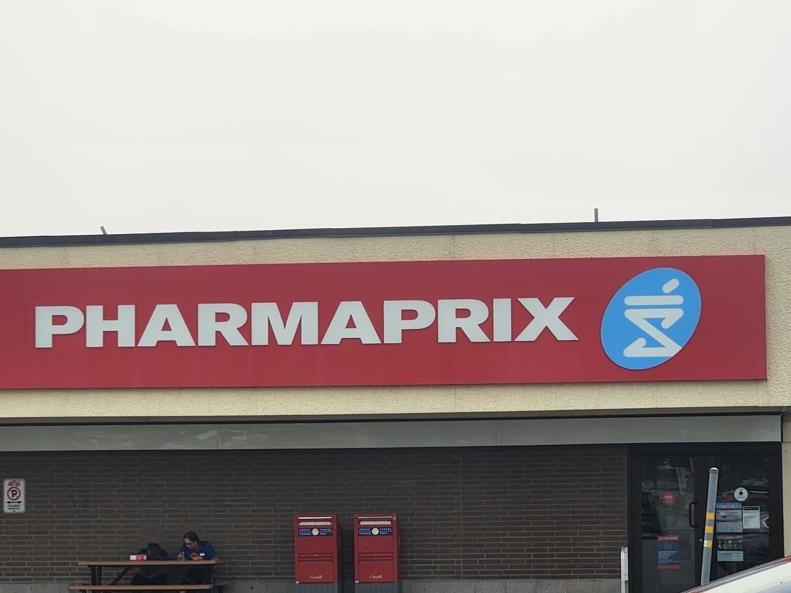 shoppers drug mart (photo: Erik, via Google)