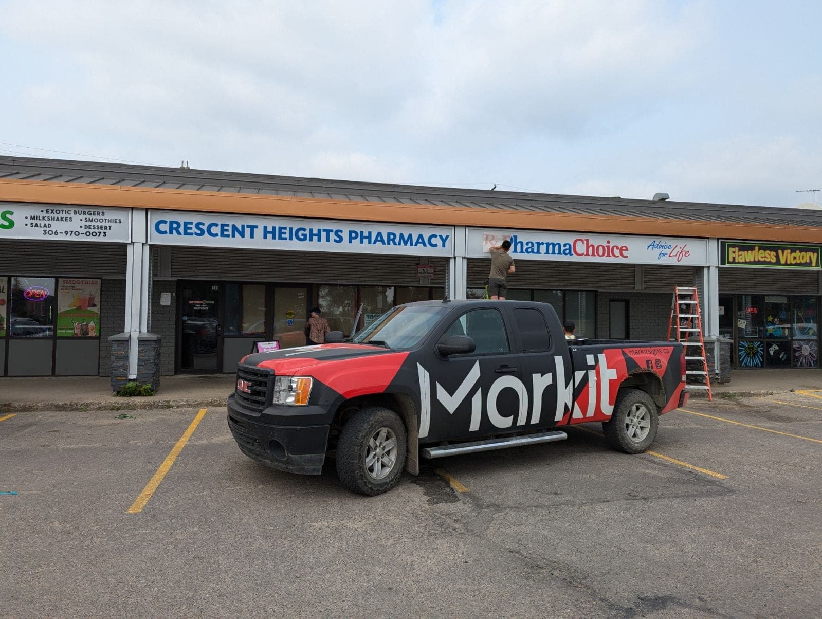 Crescent Heights Pharmacy (photo: Rachelle Dawn, via Google)