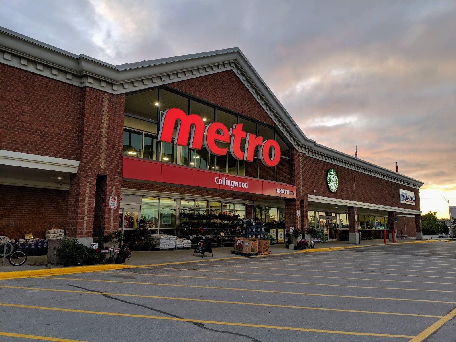 Metro (photo: Ron Dutton, via Google)