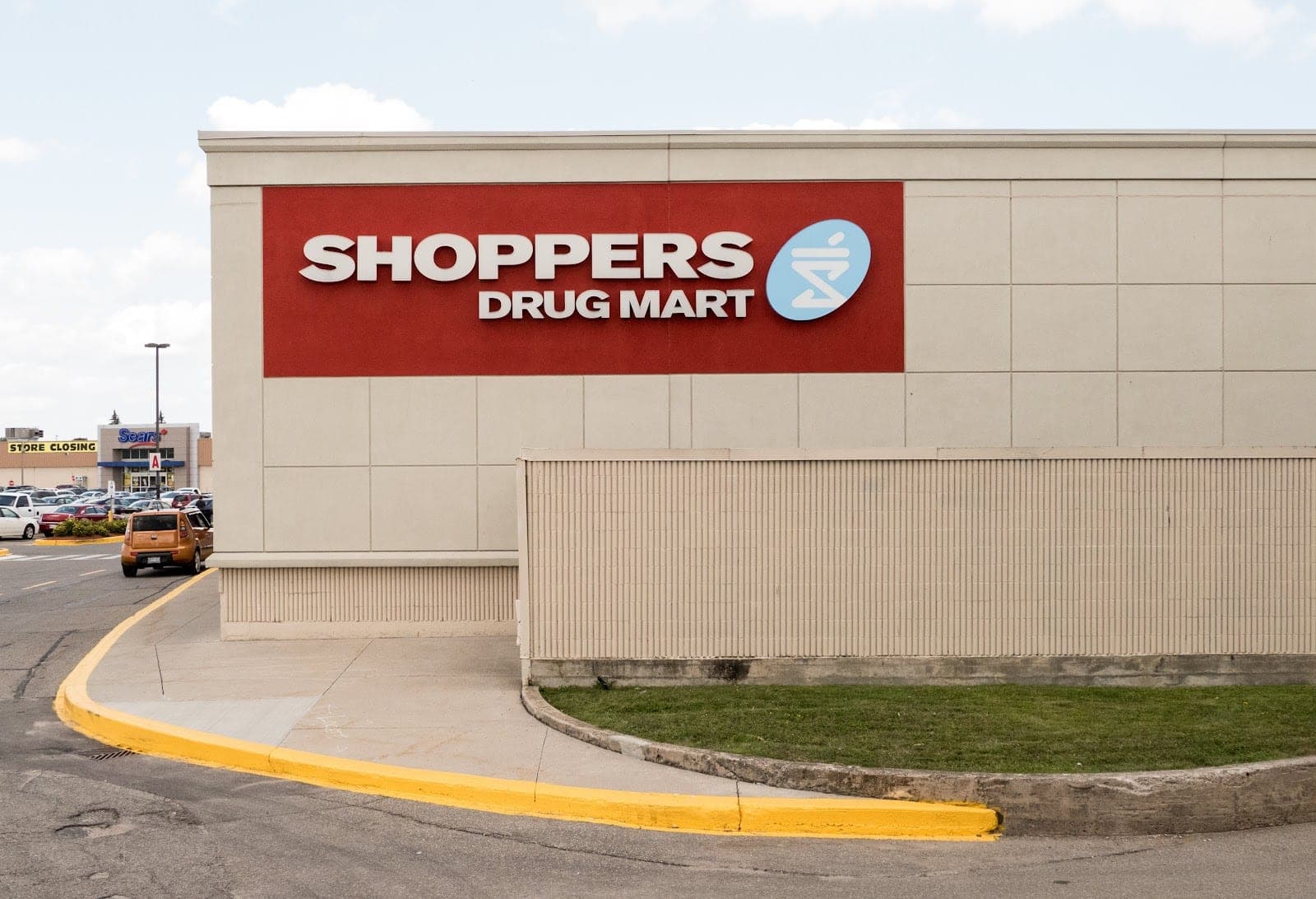 Shoppers Drug Mart (photo: Greg Morrison, via Google)