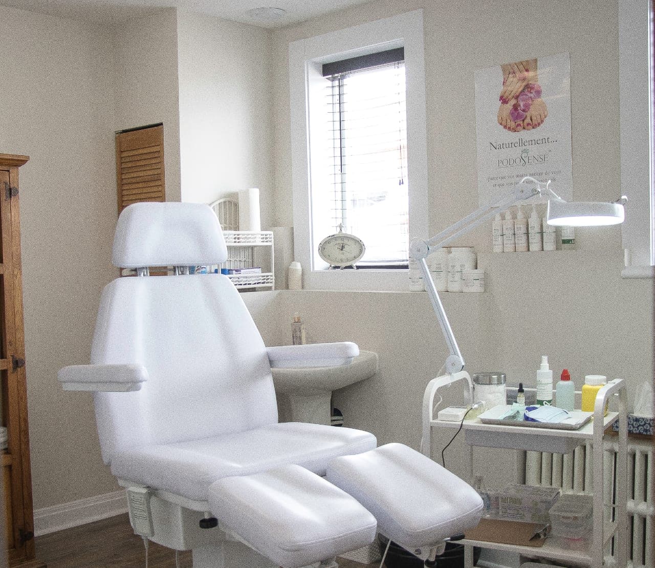 SeniorHome.ca - Clinique Langevin I Soins de pieds Gatineau à domicile et clinique I Lavage d’oreilles Gatineau
