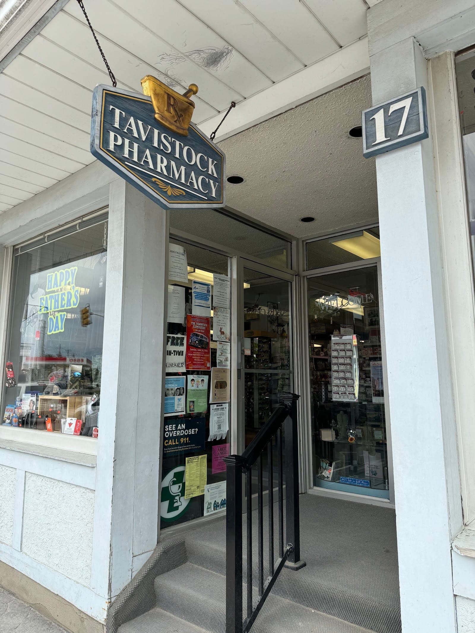 I.D.A. Tavistock Pharmacy (photo: David Bowman, via Google)