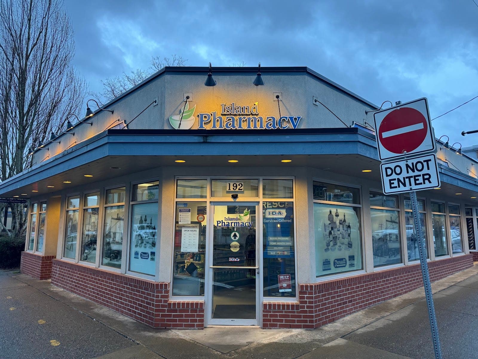 I.D.A. - Island Pharmacy #4 (photo: MM, via Google)