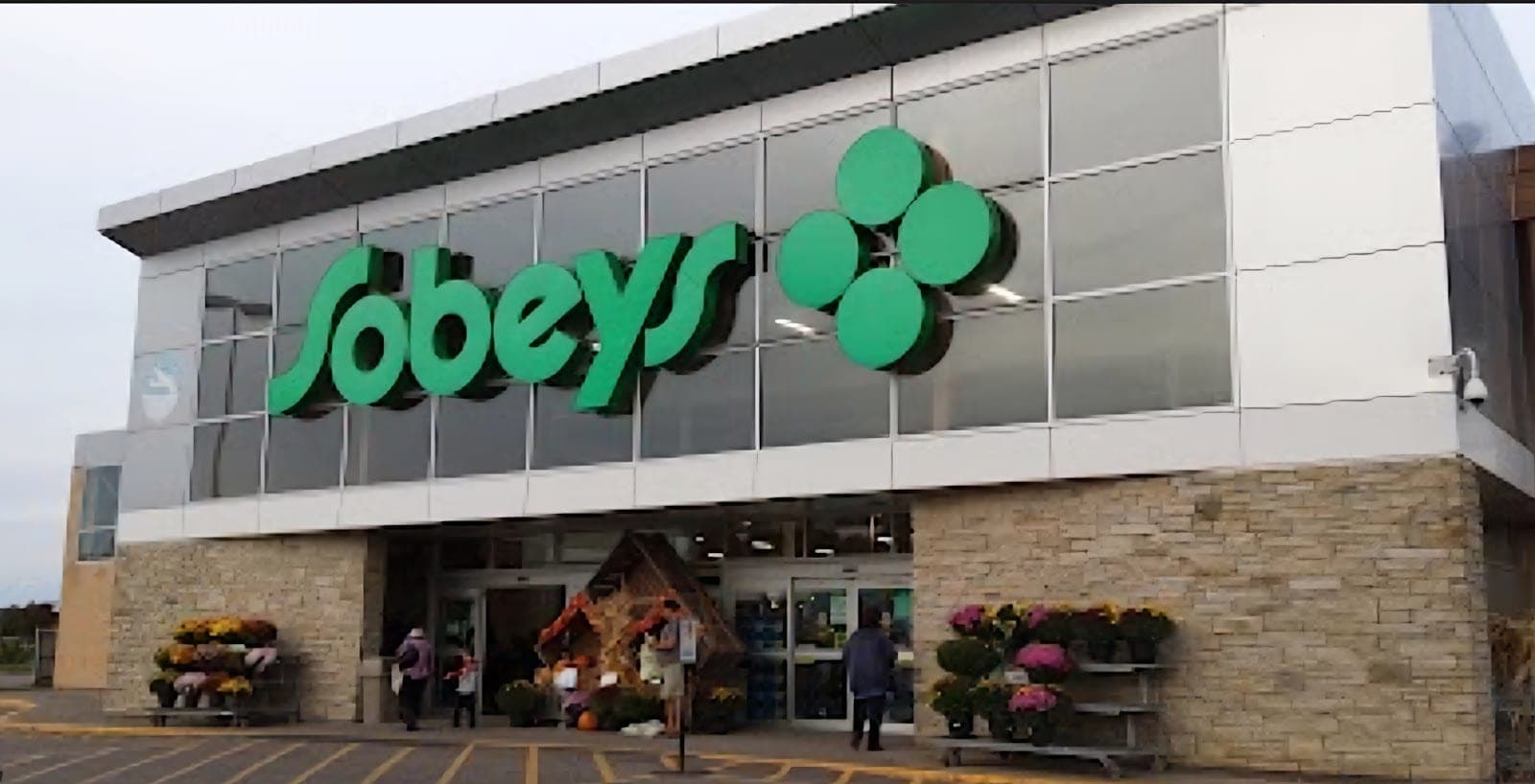 Sobeys Pharmacy University Ave (photo: Lazarus, via Google)