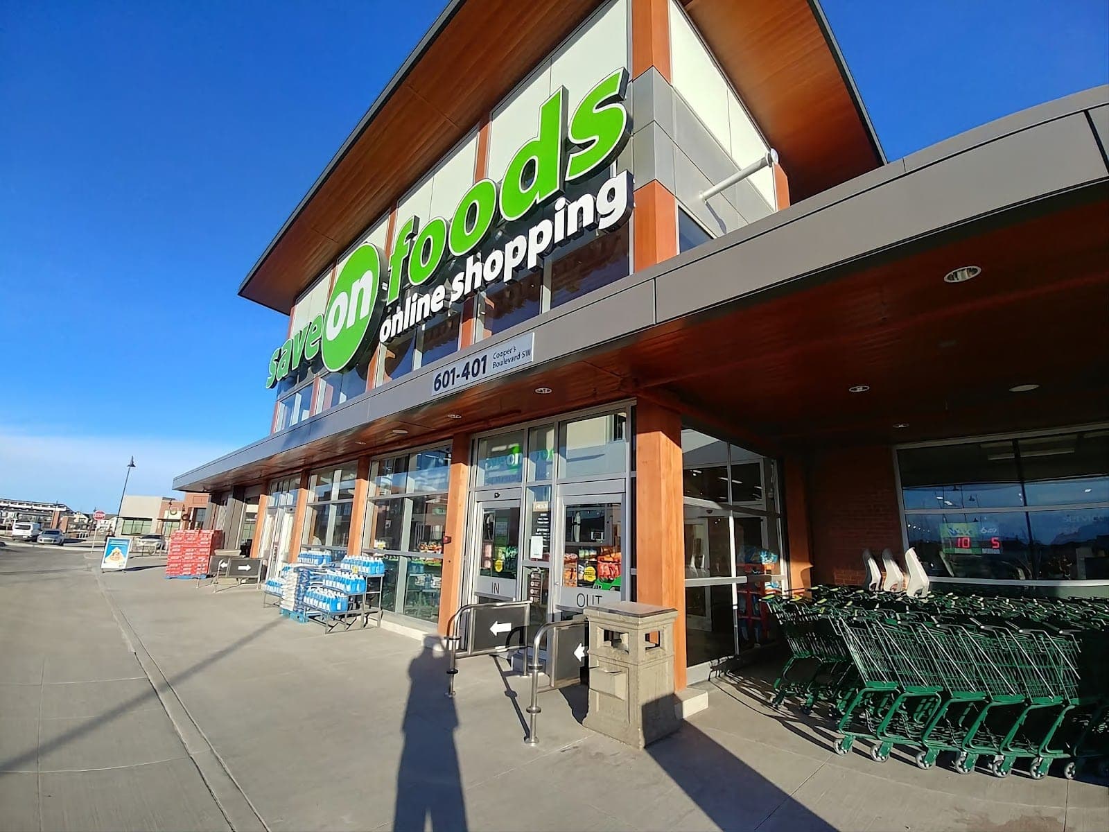 Save-On-Foods Pharmacy (photo: Lazarus, via Google)