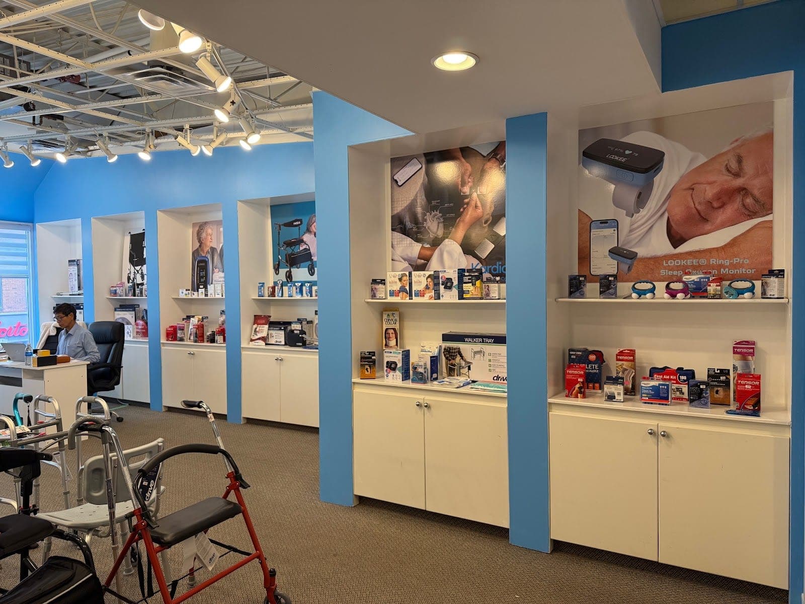 Golden Health Medical Equipment (photo: Ninh Tran, via Google)