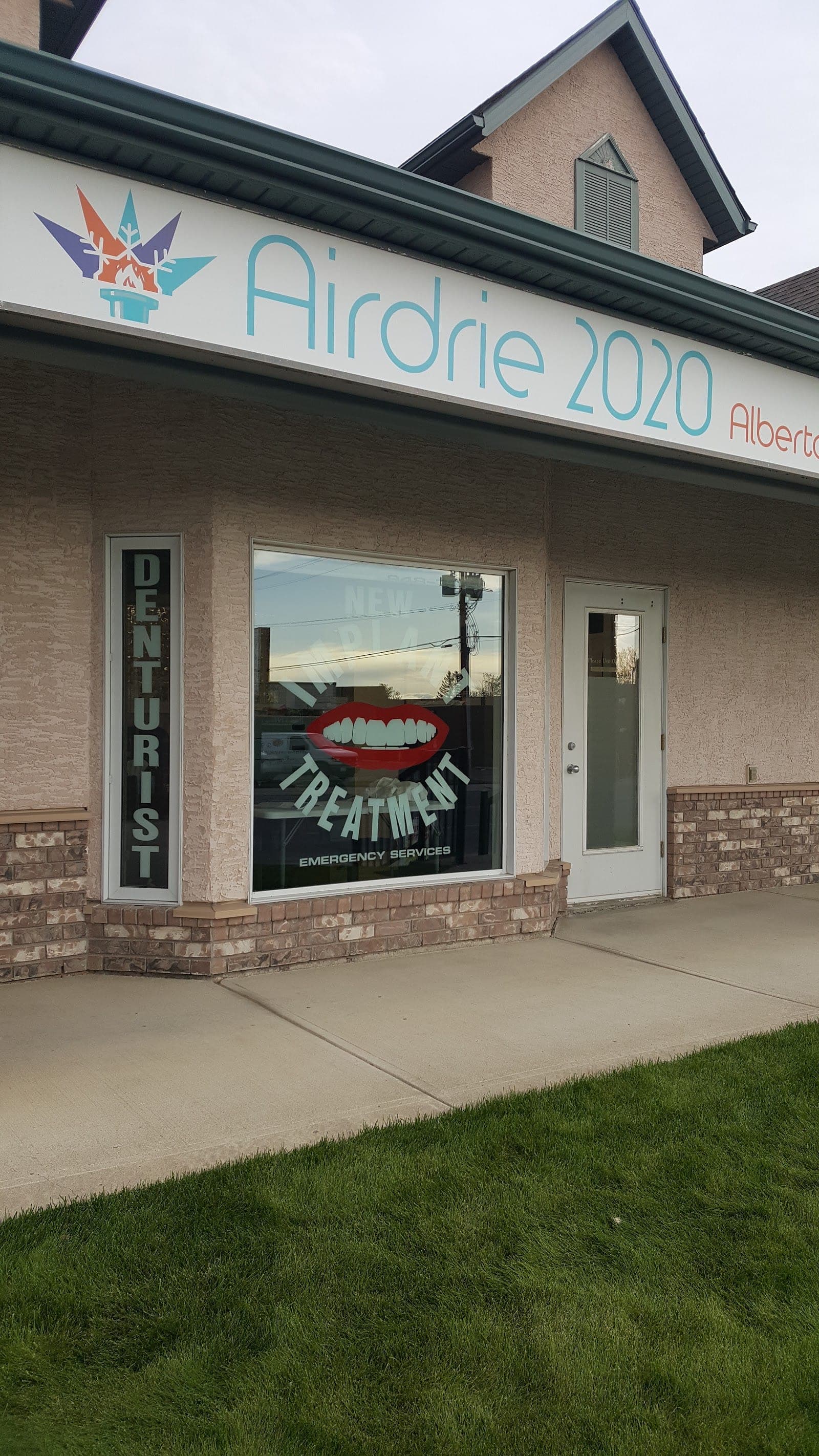 Airdrie Denture Centre (photo: Vince P, via Google)