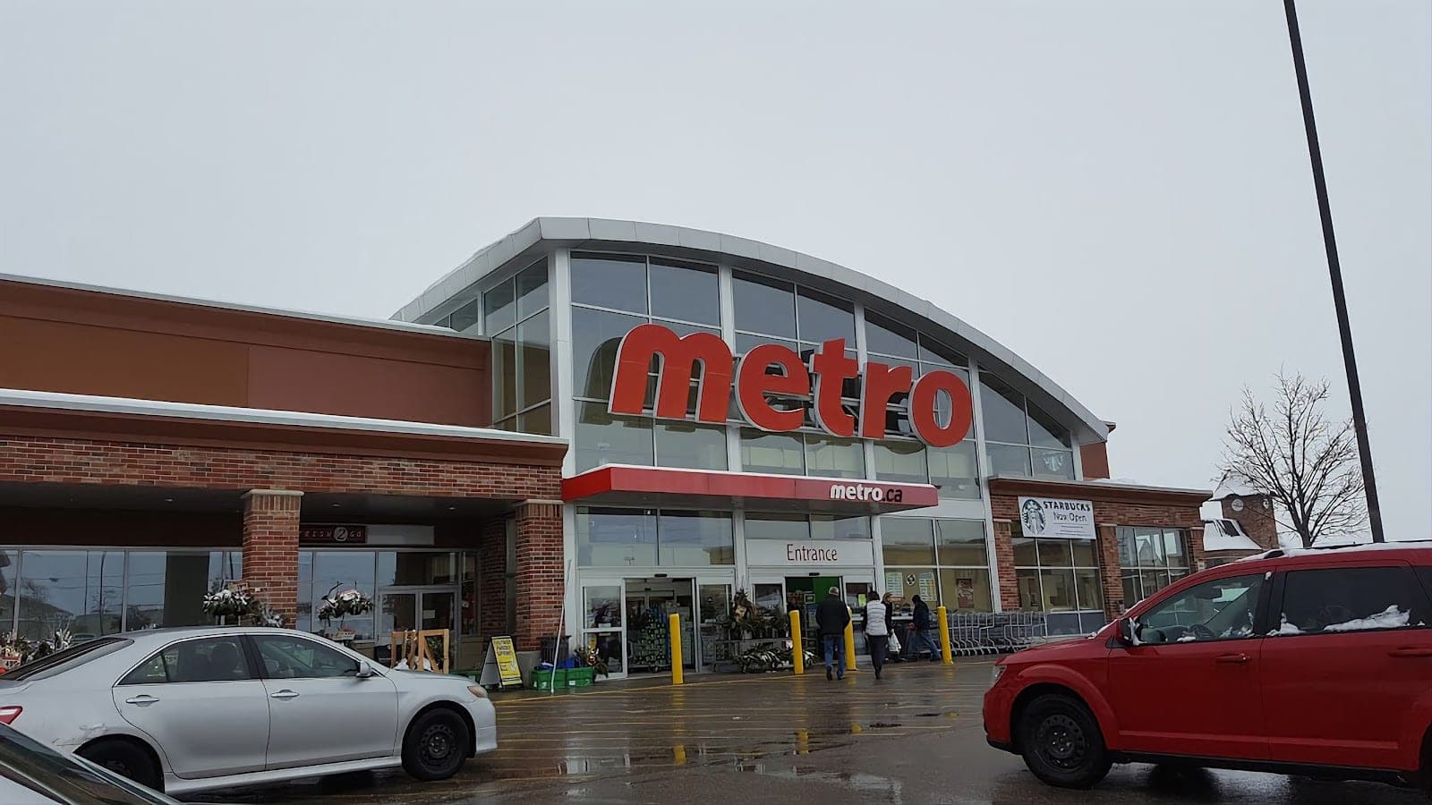 Metro Pharmacy (photo: Lazarus, via Google)