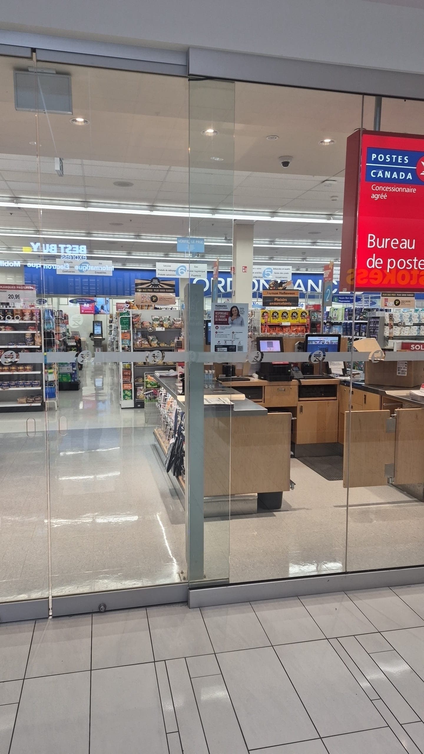 Pharmaprix (photo: SSOA Tobi, via Google)