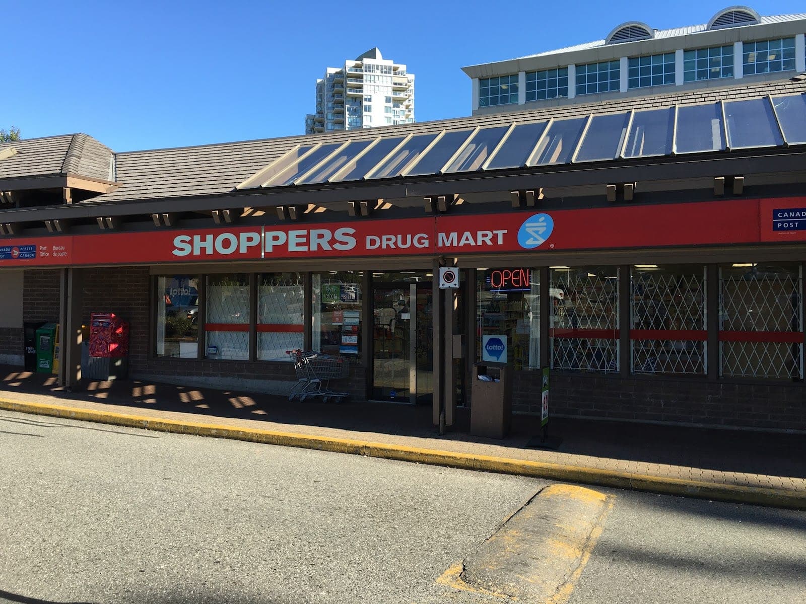 Shoppers Drug Mart (photo: Godwin C, via Google)
