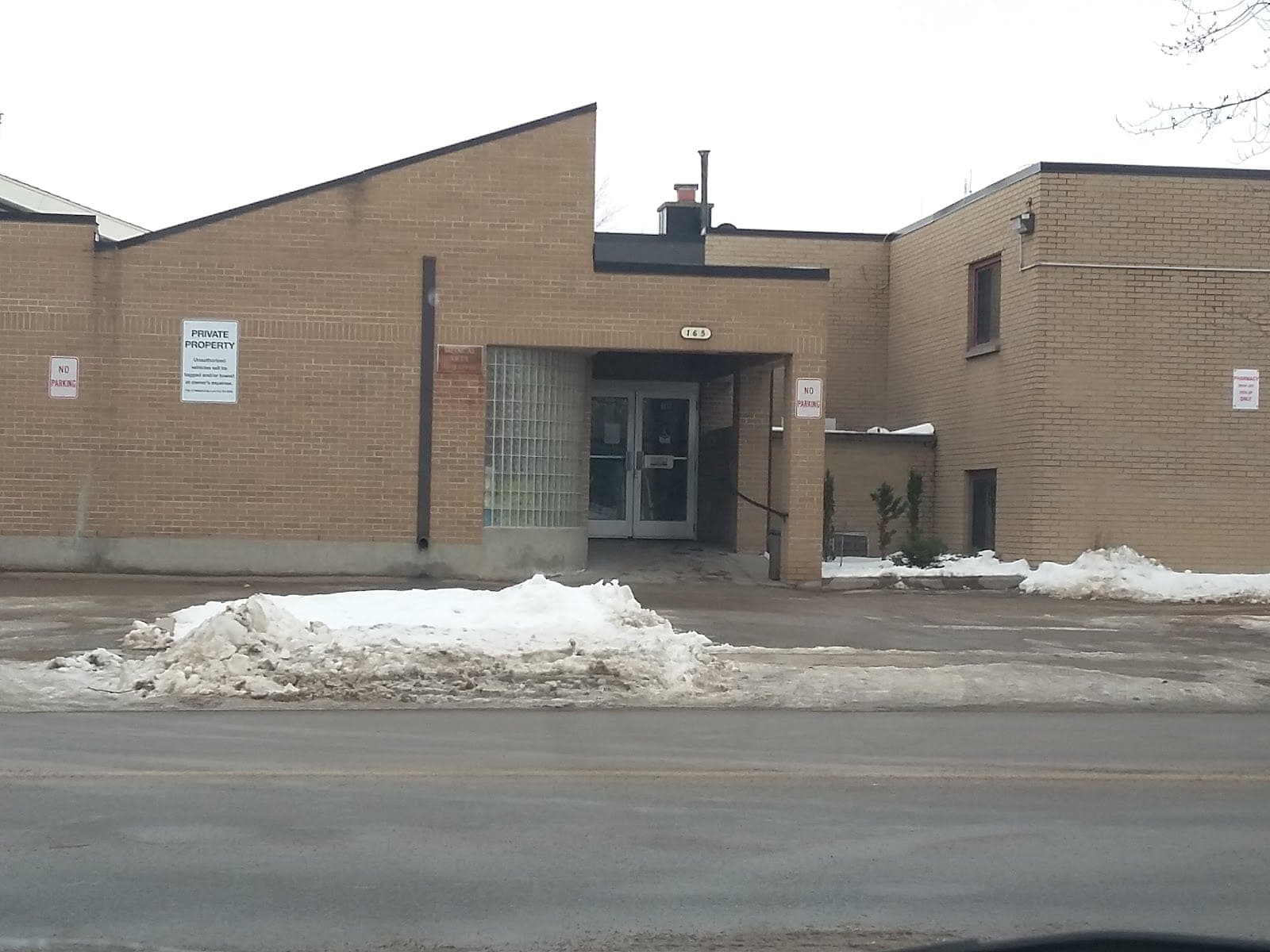 Welland Medical Pharmacy (photo: Andy Harris, via Google)