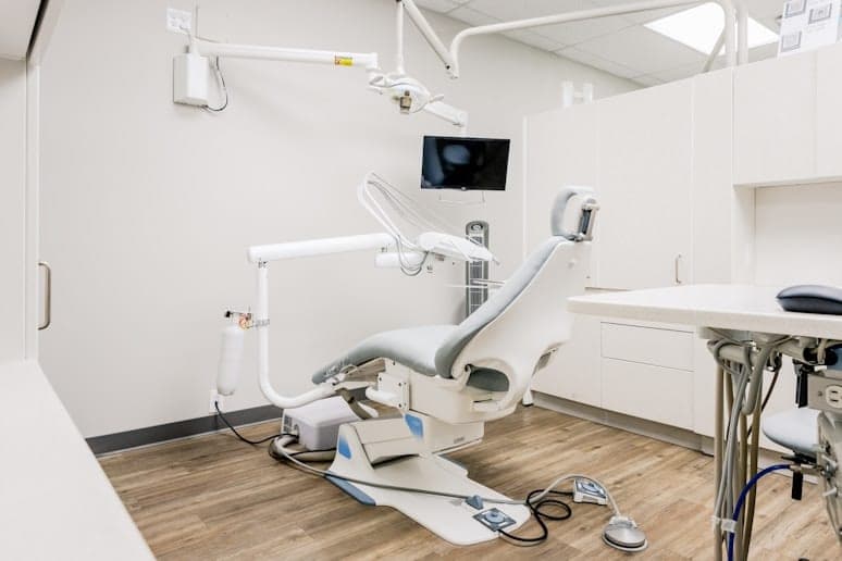 SeniorHome.ca - Welland Denture Centre
