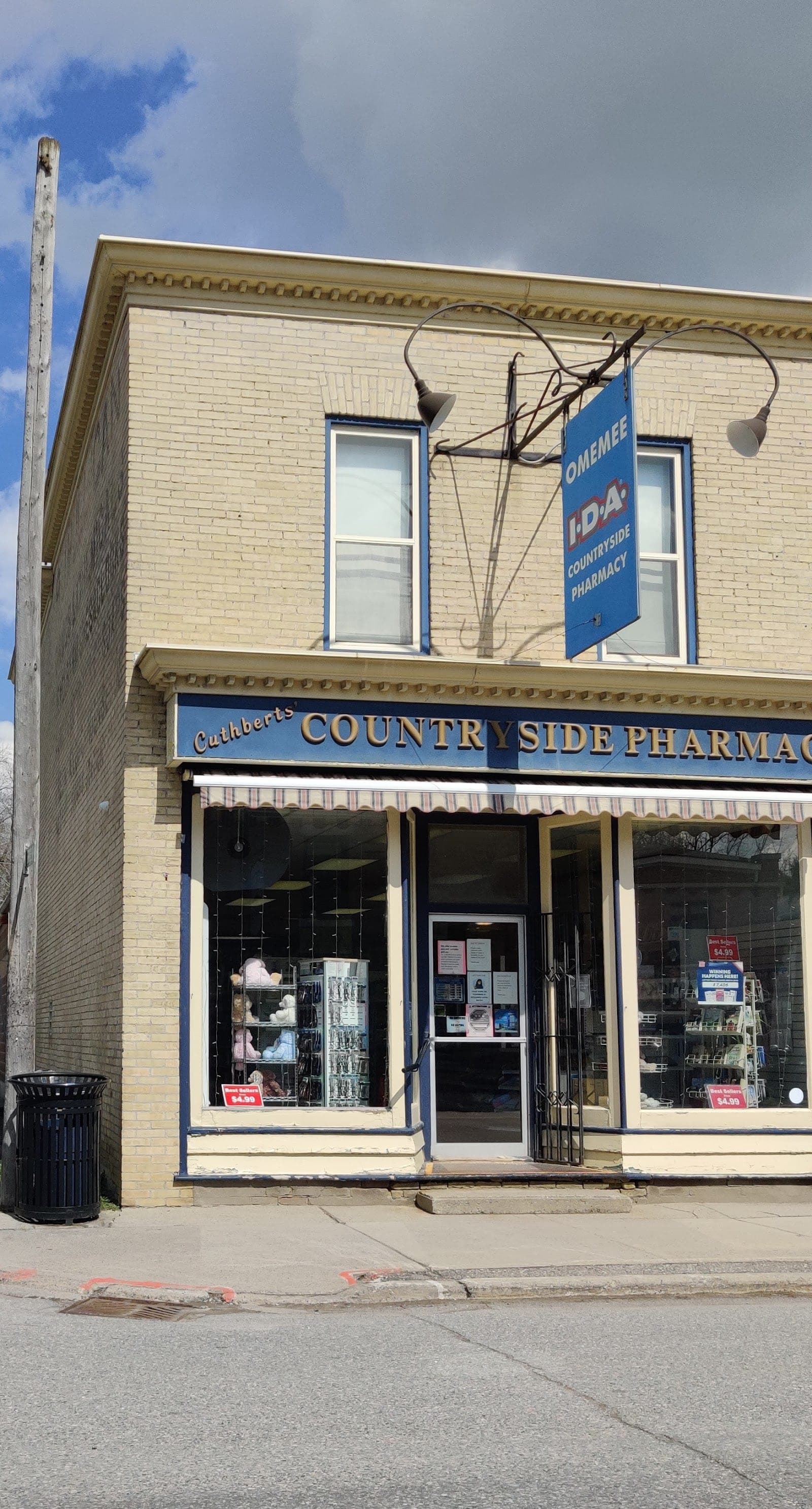 I.D.A. Countryside Pharmacy (photo: Derek Phillips, via Google)