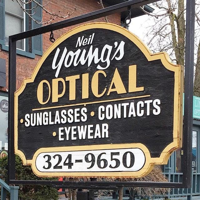 SeniorHome.ca - Neil Young Optical Lindsay