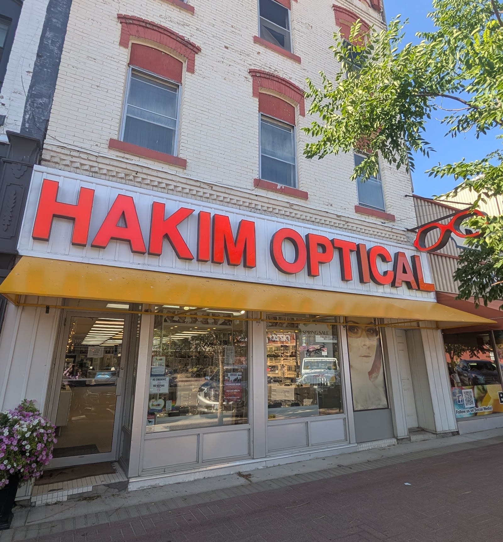 Hakim Optical Lindsay - Kent (photo: Hakim Optical Lindsay - Kent, via Google)