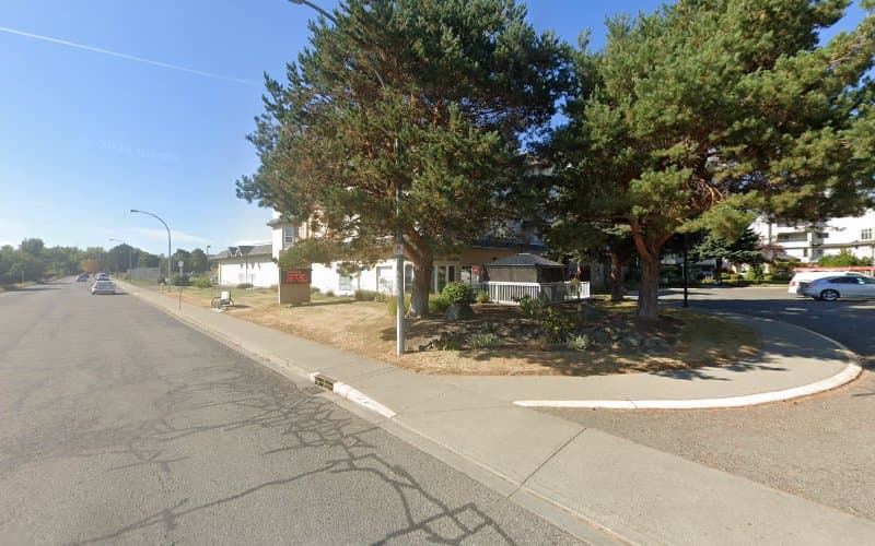 Cottonwood Manor - Photo 1