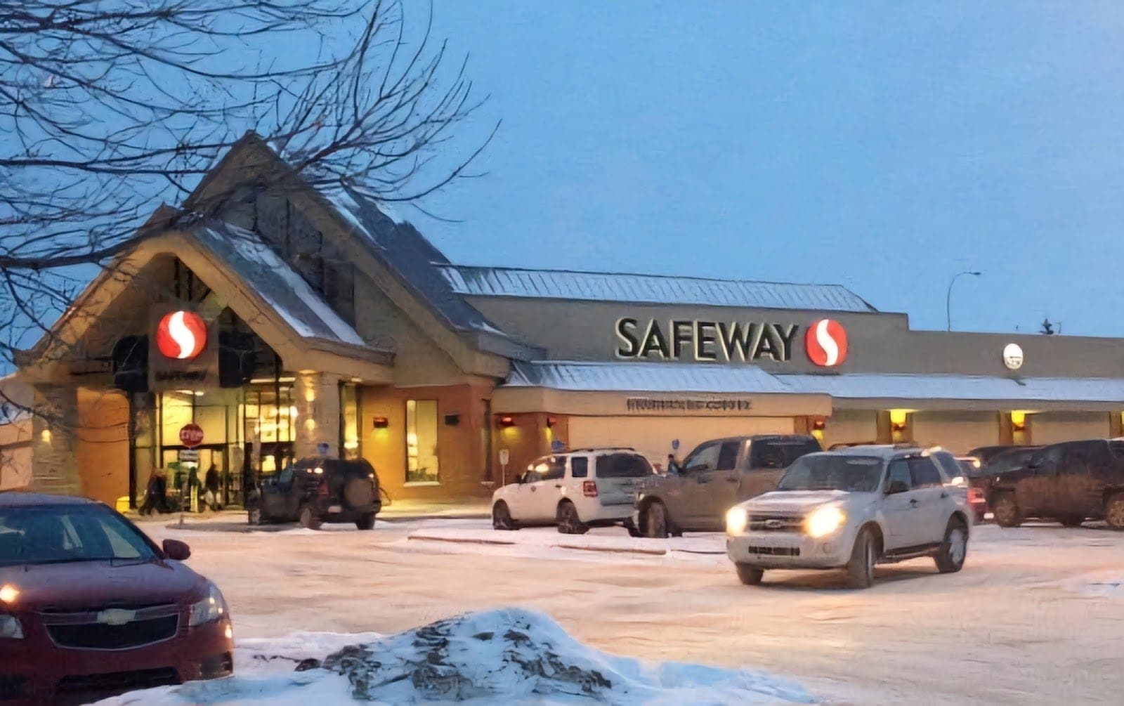 Safeway Pharmacy Spruce Grove (photo: Lazarus, via Google)