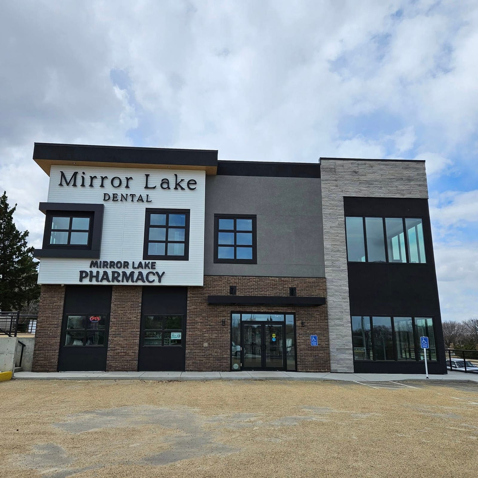 SeniorHome.ca - Mirror Lake Pharmacy and Travel Clinic