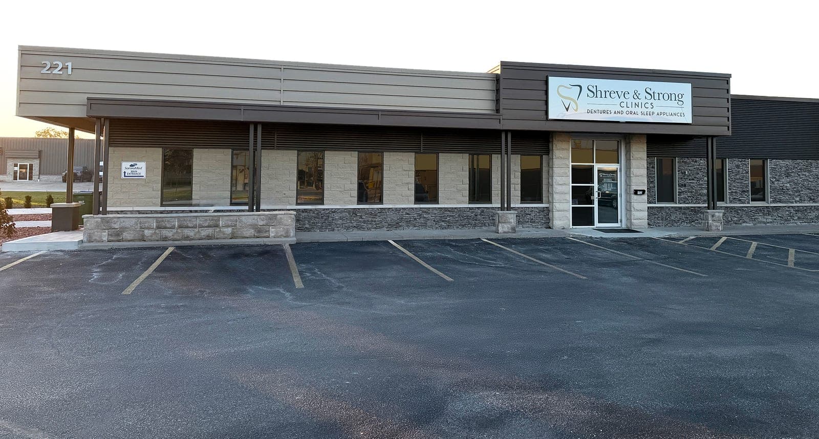 SeniorHome.ca - Shreve Denture Clinic